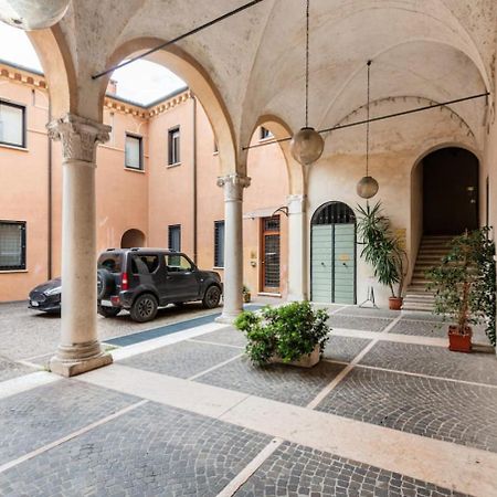 Residenza Palazzo Petrozzani Apartment Mantova Exterior photo